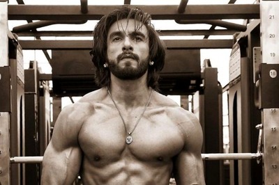 Ranveer Singh Shows Off His Ripped Abs in This Sexy Shirtless Pic