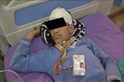 School Bus Carrying 35 Students Pelted With Stones in Kashmir's Shopian, 2 Kids Injured