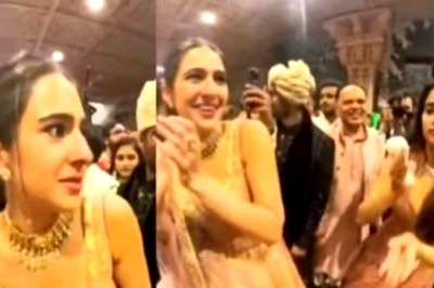 Sara Ali Khan's Expression Goes Viral As Janhvi and Shikhar Dance to 'Mere Mehboob Mere Sanam' | Watch