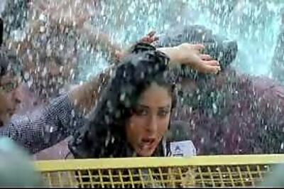 Satyagraha: Watch Kareena Kapoor preparing for her role