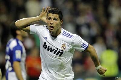  Messi, Ronaldo score braces for leaders