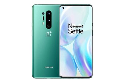 OxygenOS 11.0.1.1 Rollout for OnePlus 8, OnePlus 8 Pro Halted, Issues With its Distribution Suspected