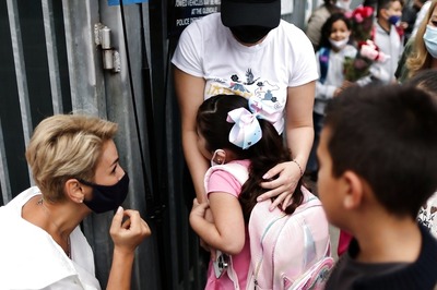 US Schools Step Up Security After Shooting Rumours Spread on Tik Tok; FBI Examining Threats