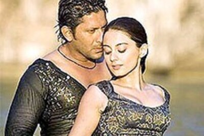 Minissha glad about Honeymoon Travel...