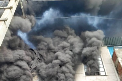 Fire Breaks Out in Factory in Delhi's Narela; 4 Firemen Injured After Building Collapsed Due to Explosion