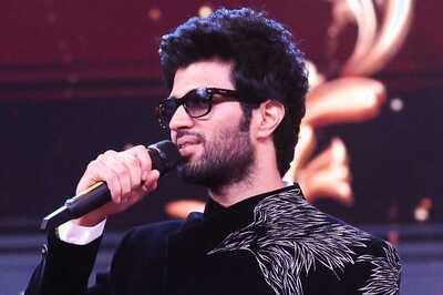 Vijay Deverakonda in Tears As He Addresses Liger Failure at SIIMA, Says 'I Didn't Want to Be Here'