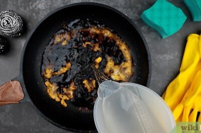 How to Clean a Burnt Pan