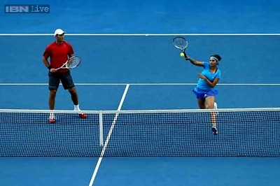 Australian Open 2014: Sania-Tecau pair sails into semis, Paes-Hantuchova ousted