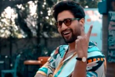 'Bichara Govinda' Vicky Kaushal Drops in to Say 'Hello' Ahead of Film's Release, Watch Hilarious Clip