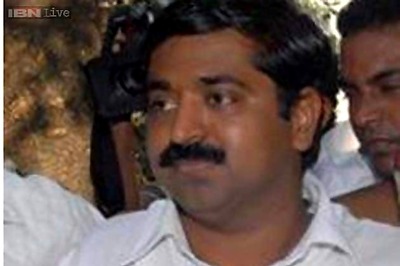 Maharashtra elections: Senior leaders switch parties in a bid to stay in power