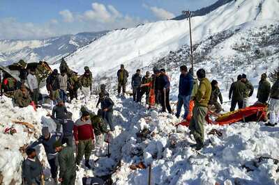 Army Porter Dead, Three Rescued in Avalanche near J&K's Line of Control