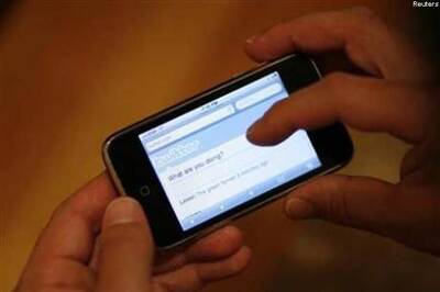 Smartphones, Twitter top Japan hit product survey