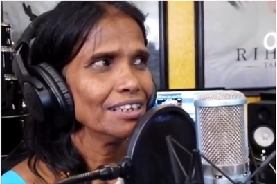 Ranu Mondal Forgets Lyrics of Her Song, Video Goes Viral