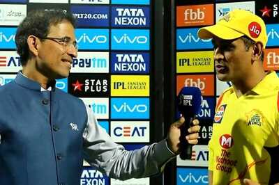 Dhoni-Harsha Bhogle's Amusing Interactions Captured Perfectly in Viral Twitter Thread