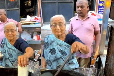 Meet The 75-Year-Old Surat Woman, Whose Delicious Bread Pakoras Are Everyone's Favourite Snack