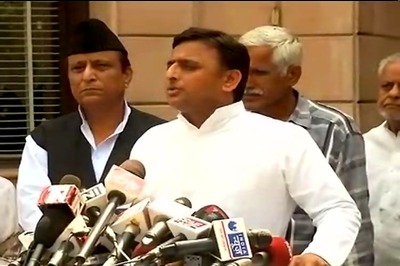 BJP accuses UP CM Akhilesh Yadav of giving communal colour to Dadri incident