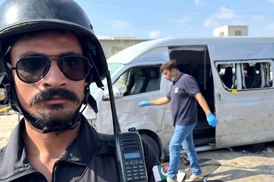 Suicide Bombing in Pakistan's Karachi; 5 Japanese Escape Unhurt