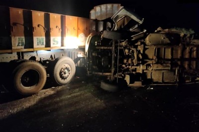 Kurnool Accident: 14 Killed, 4 Injured in Collision Between Bus, Truck in Andhra Pradesh