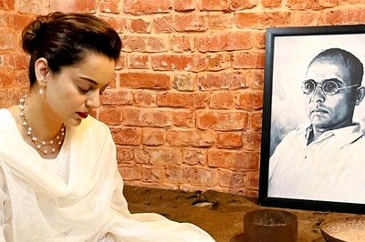 Kangana Ranaut Pays 'Deepest Respect' to Veer Savarkar As She Visits His Cell in Kala Pani; See Pics