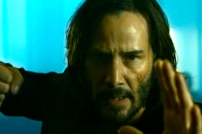 'Red Pill or Blue Pill': Keanu Reeves' The Matrix Resurrections Gives a Choice and Reveals Footage