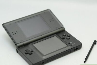 How to Reset a Nintendo DS Lite