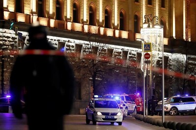 Casualties Reported as Gunman Opens Fire Near Security Service Office in Central Moscow