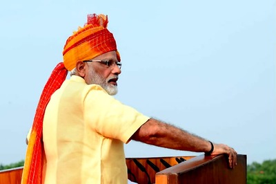 I-Day Speech: Modi 'Stands' with Triple Talaq Victims, Denounces Violence in The Name of Faith