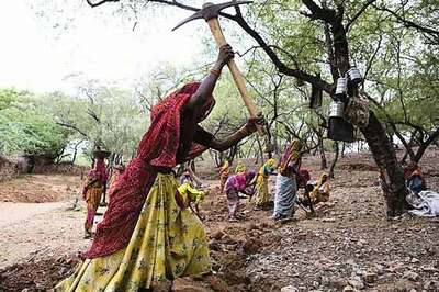 Government to continue with MNREGA scheme