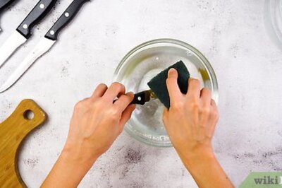 How to Remove Rust from a Blade