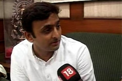 Akhilesh sacks 36 SP leaders with MoS status