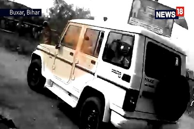 Video Shows Alarming Attack on Nitish Kumar’s Convoy With Large Stones and Bricks