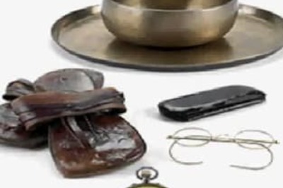 Delhi HC stays auction of Gandhi's belonging in US