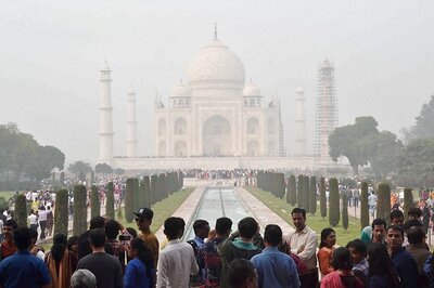 Muslim Body Criticises ASI For Banning Namaz in Taj Mahal on Days Other Than Fridays