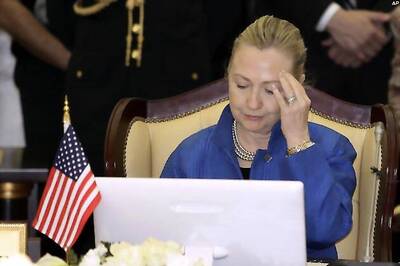 Hillary leaves for China, to discuss human rights