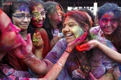 Playing Holi? Shun artificial colours