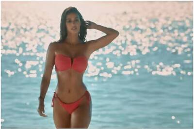 Disha Patani has a Baywatch Moment in Malang Trailer, Emerges Out of Sea in Pink Two-Piece