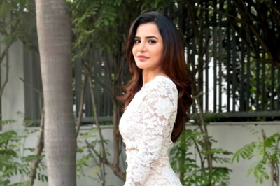 Ashu Reddy Raises The Hotness Bar In A White Lace Outfit; Fans Call Her Stunning