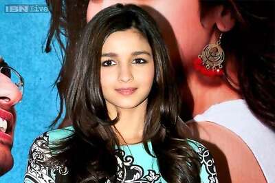 Snapshot: Alia Bhatt flaunts her style credentials in a figure-hugging dress during '2 States' promotion in Delhi