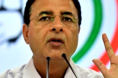 Govt 'Oblivious' to Threat Posed by Omicron; PM Continuing to Hold Rallies: Cong Slams Govt