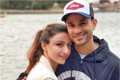 Kunal Kemmu was in a Bathrobe When He Met Soha Ali Khan's Mother Sharmila Tagore