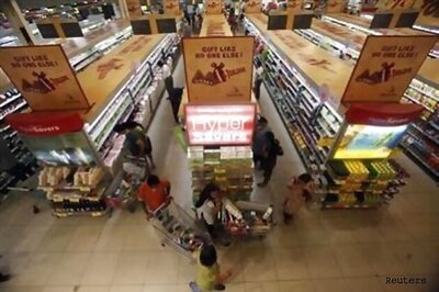 No express lane for Wal-Mart, rivals in India