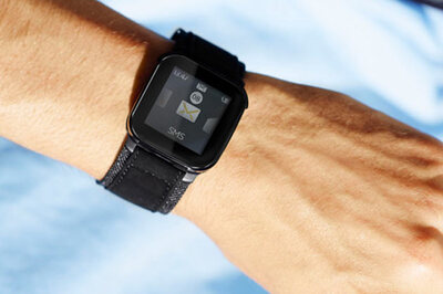 Mobile phone remote that can be worn on the wrist