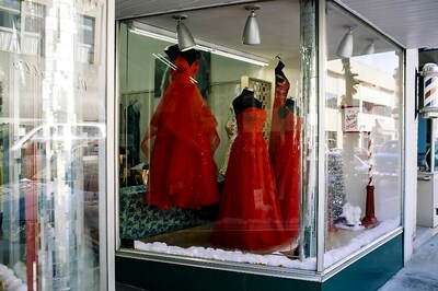 Prime Anchor: An Amazon Warehouse Town Dreams of a Better Life