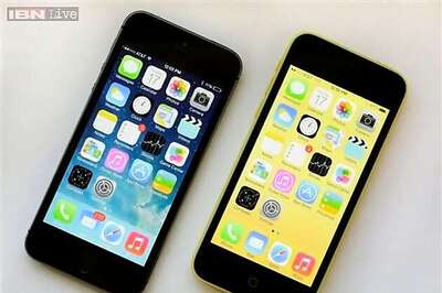 Apple iPhone 5s, 5c India launch today; prices start at Rs 41,900