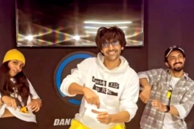 Kartik Aaryan Grooves to 'Choli Ke Peeche Kya Hai?', Makes Fans Nostalgic