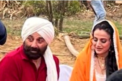 Gadar 2 Muhurat: Sunny Deol and Ameesha Patel Bring Back Old Memories as Tara and Sakeena
