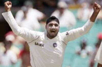 Dhoni likely to pull out of Test team for SL tour