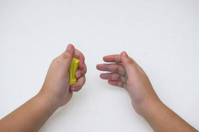 How to Make Flowers With Clay