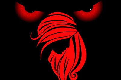 Man Molests Girl on Mumbai Train, Gets Beaten Up After Teen's Friend Pulls Him Out of Crowd