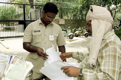 News Digest: In Age of E-Tailing, 'Dakiya' To Get Smart & Look Smart Too